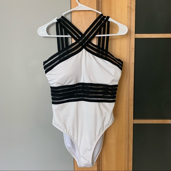 Black and white Kenneth Cole swimsuit - Picture 1 of 2